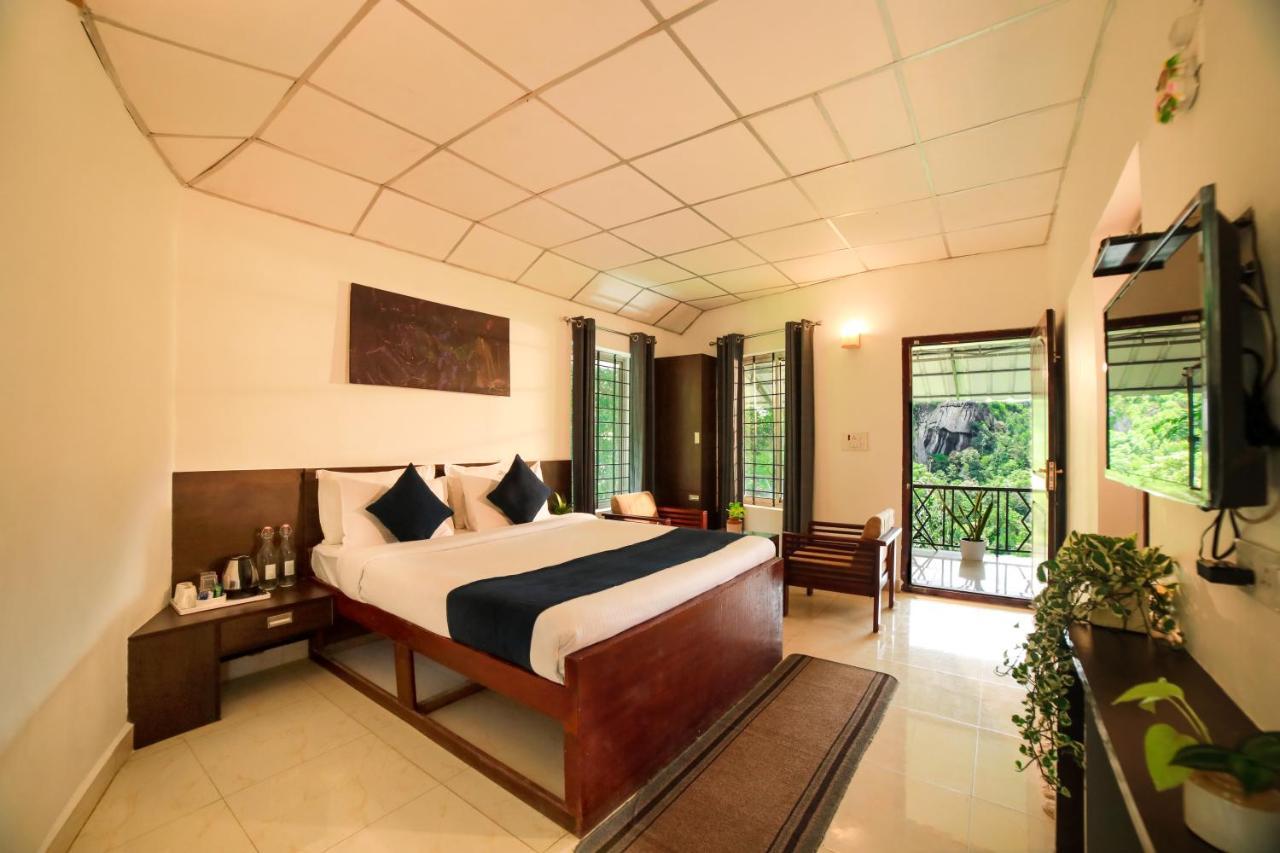 Golden Fern Resort Kanthalloor Buitenkant foto