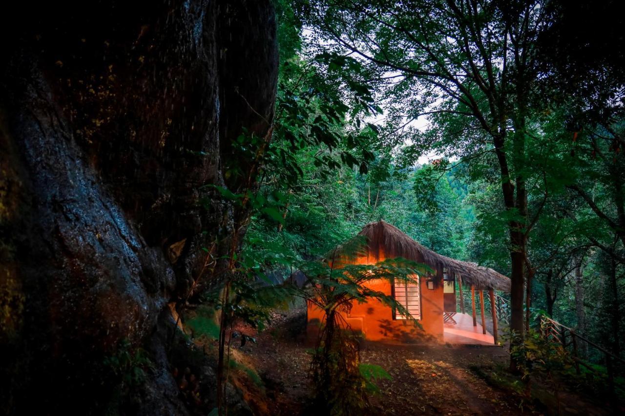 Golden Fern Resort Kanthalloor Buitenkant foto