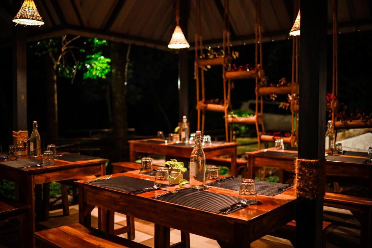 Golden Fern Resort Kanthalloor Buitenkant foto