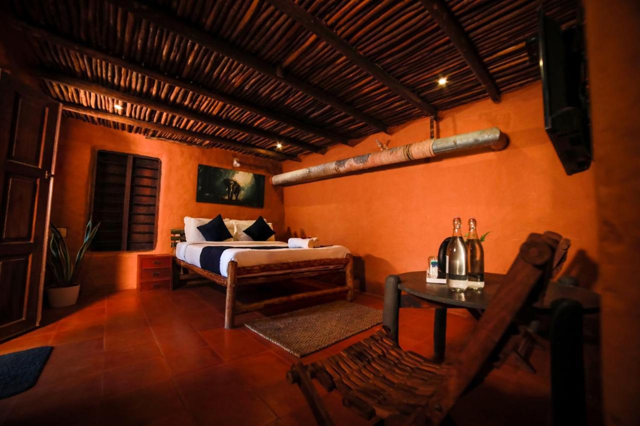 Golden Fern Resort Kanthalloor Buitenkant foto
