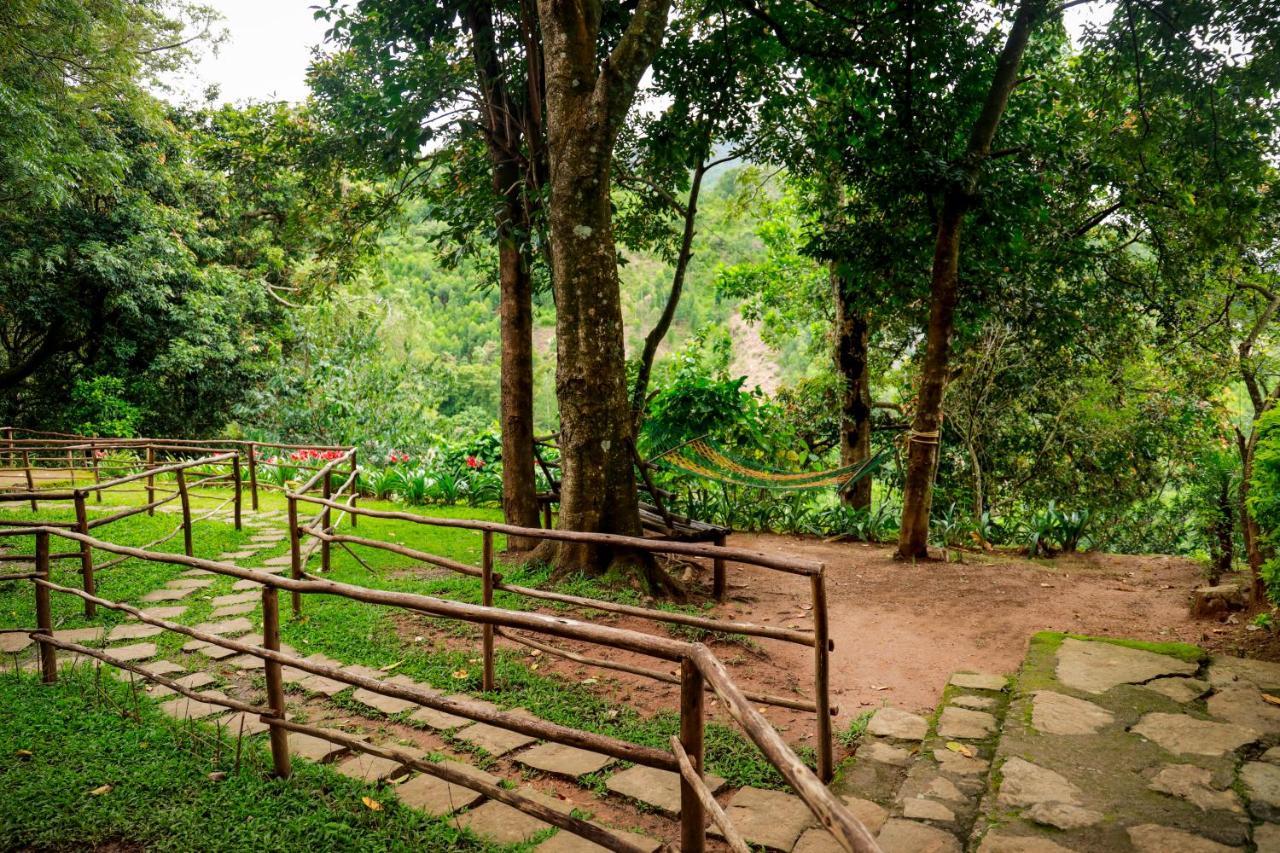 Golden Fern Resort Kanthalloor Buitenkant foto