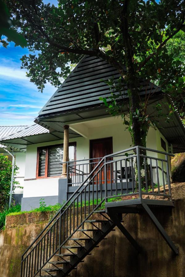 Golden Fern Resort Kanthalloor Buitenkant foto