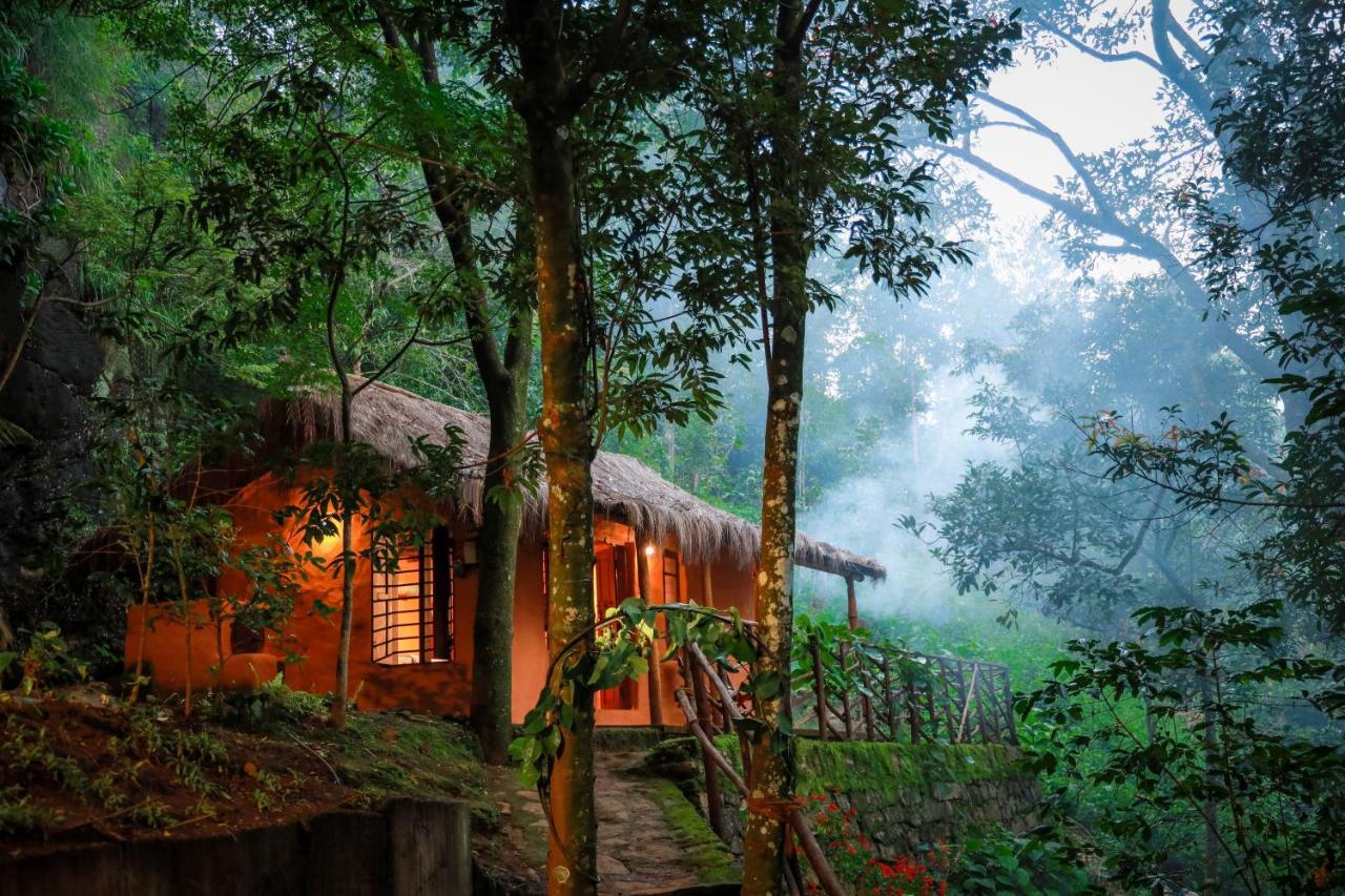 Golden Fern Resort Kanthalloor Buitenkant foto