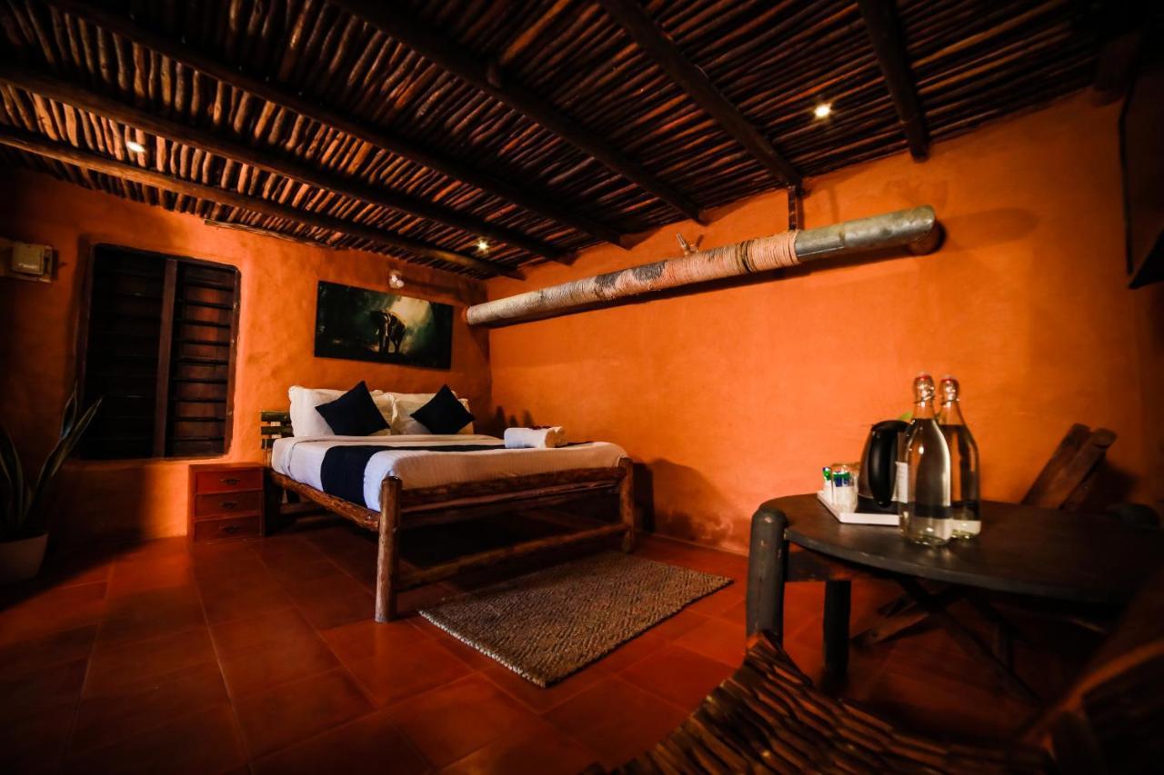 Golden Fern Resort Kanthalloor Buitenkant foto