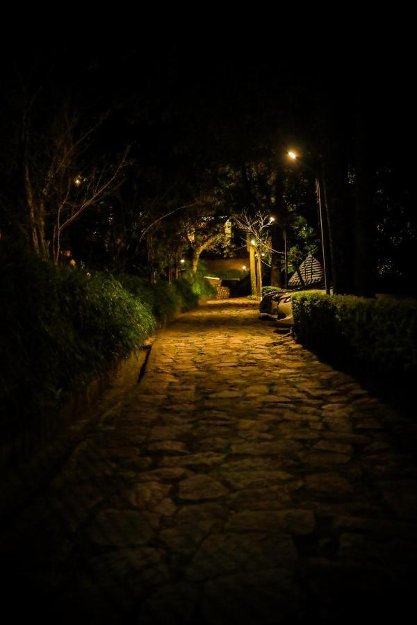 Golden Fern Resort Kanthalloor Buitenkant foto