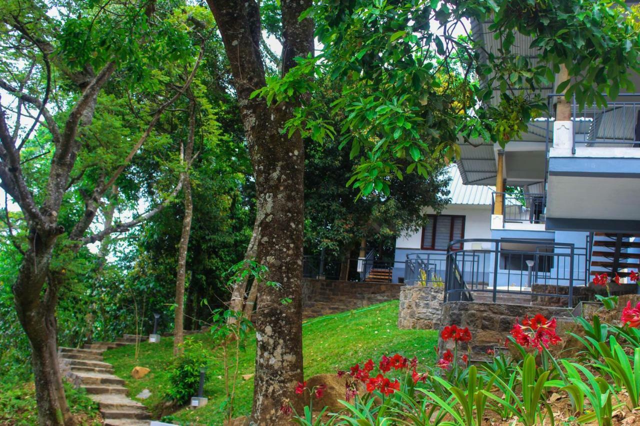 Golden Fern Resort Kanthalloor Buitenkant foto